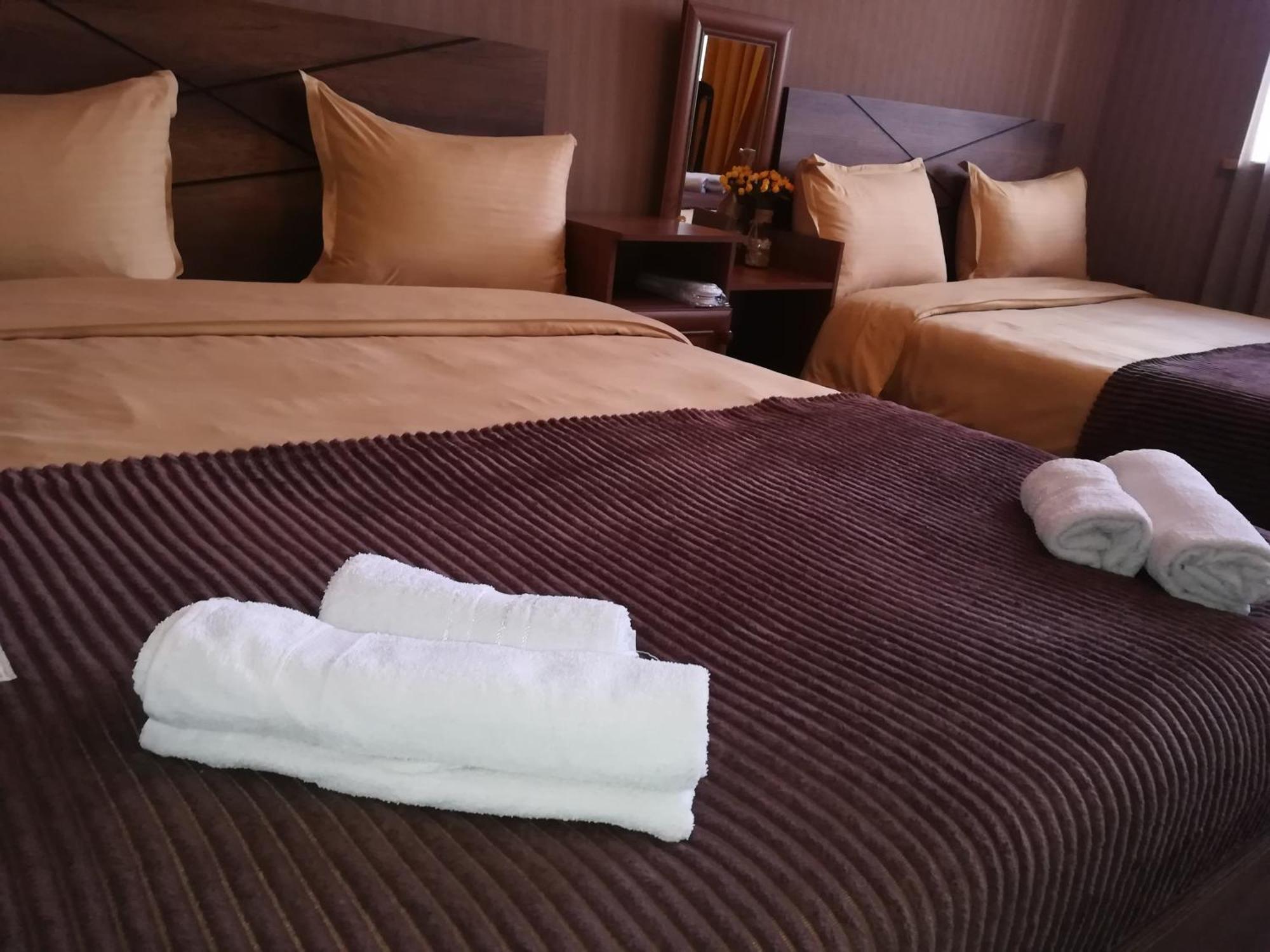 Hotel Golden Gate Akhaltsikhe  Esterno foto